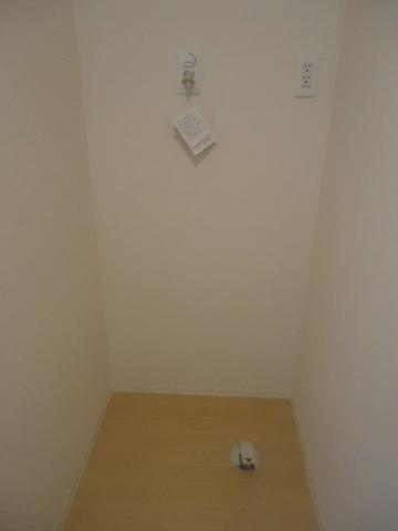 加古川市加古川町中津のアパートのその他|洗濯機置場