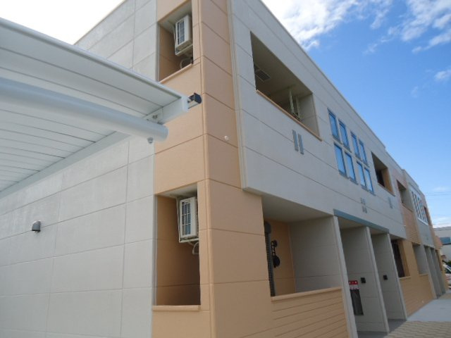 加古川市加古川町中津のアパートの外観|外観写真（昼）