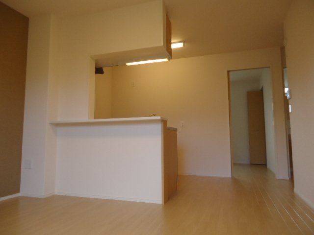 加古川市加古川町中津のアパートの居間・リビング|リビング