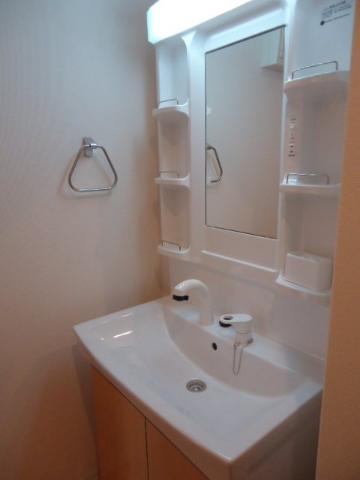 加古川市加古川町中津のアパートの洗面所|洗髪洗面化粧台