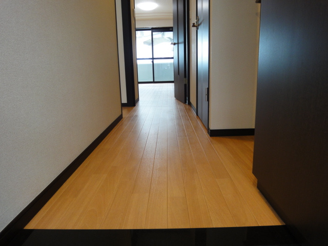 加古川市尾上町今福のアパートの内装|廊下
