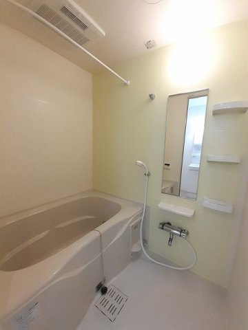 コンフォーティア鮎喰の浴室