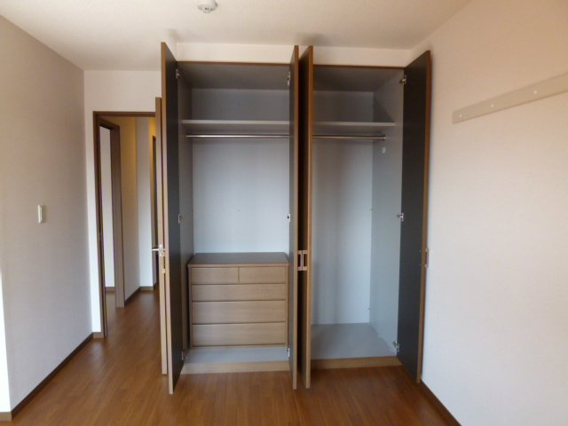 加古川市野口町二屋のアパートの収納|クローゼット（イメージ）