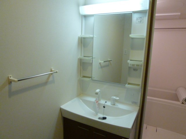 加古川市野口町二屋のアパートの洗面所|洗髪洗面化粧台