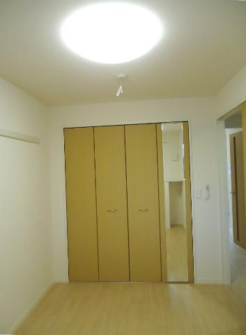 加古川市野口町野口のアパートの内装|洋室