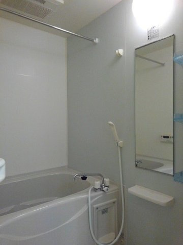 ライラックの浴室