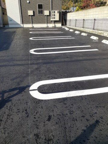 エルハーベン幟町の駐車場