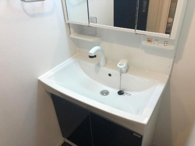 加古川市加古川町稲屋のアパートの洗面所|洗髪洗面化粧台