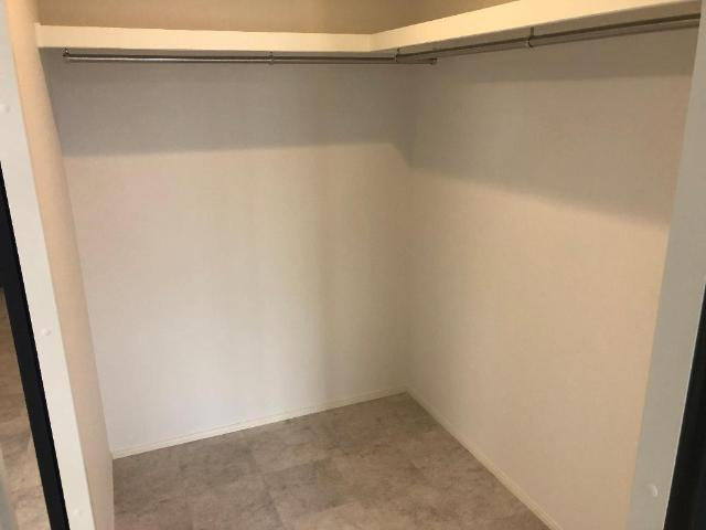 加古川市加古川町稲屋のアパートの収納|ウォークスルークローゼット