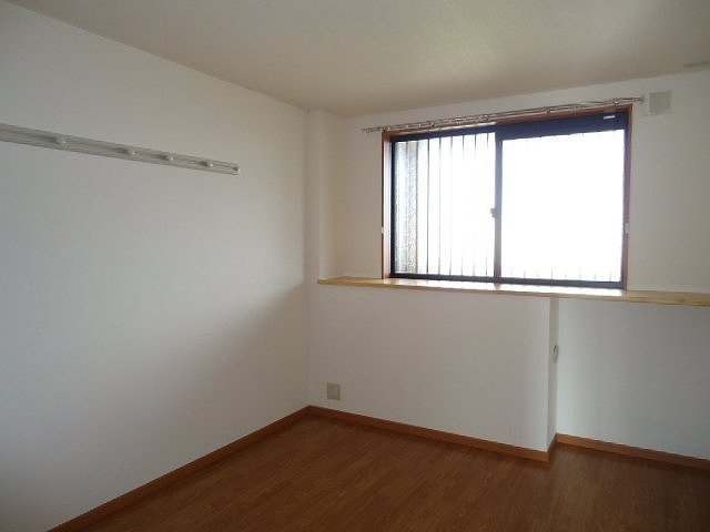 加古川市尾上町安田のアパートの内装|洋室