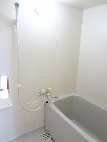 グレイスランド鳴門Ａの浴室|コンパクトで使いやすいお風呂です