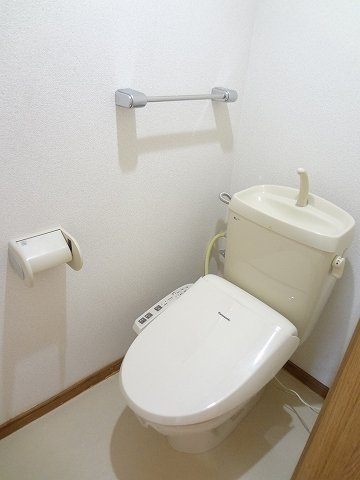 グレイスランド鳴門Ａのトイレ|コンパクトで使いやすいトイレです