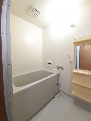 オーブリー鳴門　Ｂの浴室|ゆったり過ごせるお風呂です