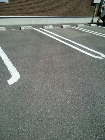 クラール名東イースト　Ｂの駐車場