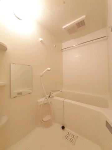 ネムス　Ｃの浴室