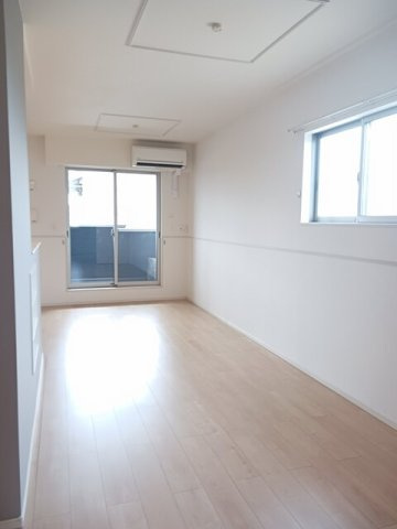 エヴェリーナⅢの居間・リビング