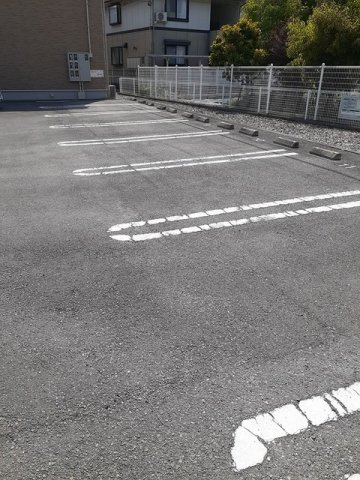 クラール名東　Ｂの駐車場