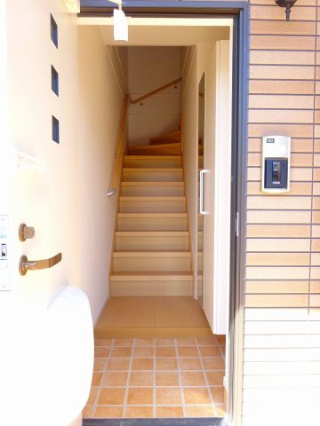 藍らんどこくふＣの玄関