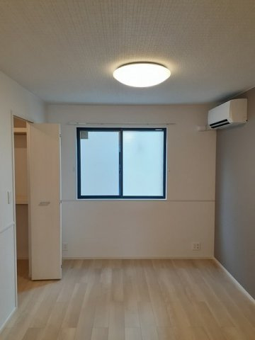 エクセレント　ヴィラ　Ⅱの内装|明るい色調の室内です