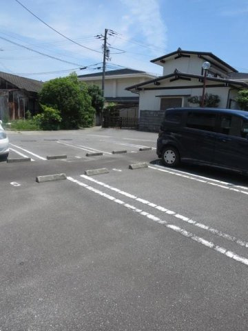 ベルメゾン法花の駐車場