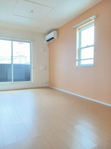 コッティ　クワハラⅡの居間・リビング