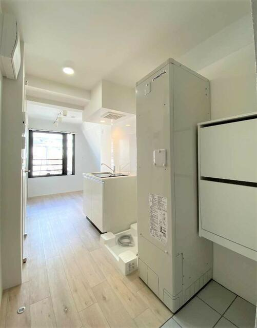 Ｔｉｅｒｒａ三軒茶屋の玄関|シューズボックス、室内洗濯機置場