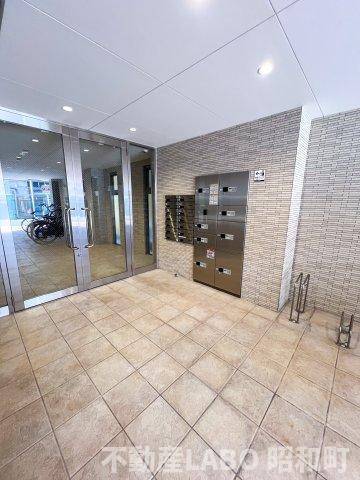 シナジー北田辺のエントランス