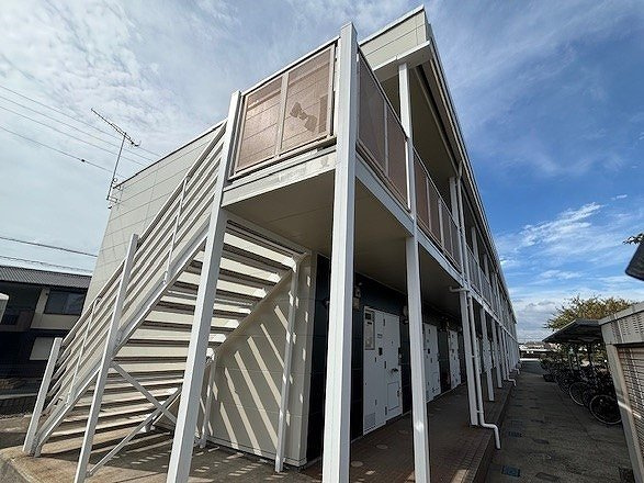 加古川市別府町本町２丁目のアパートの外観