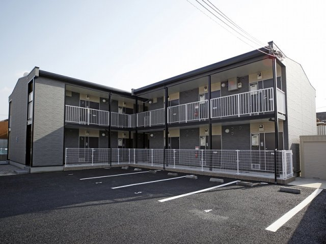 加古川市加古川町本町のアパートの外観