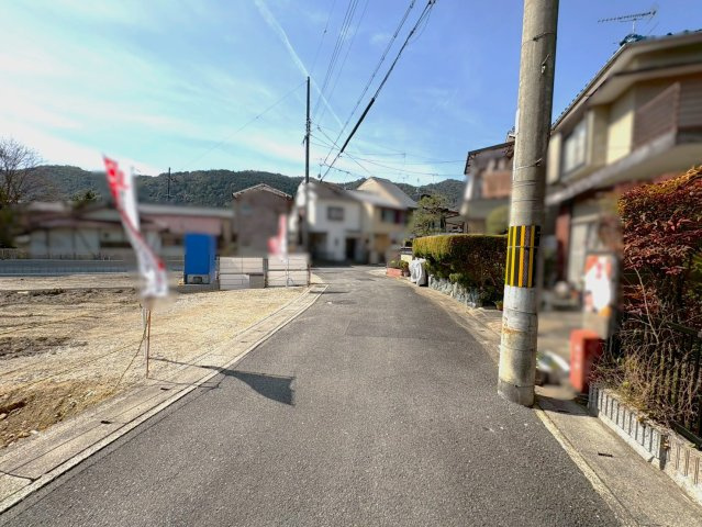 嵐山茶尻町3期 １号地の前面道路含む現地写真
