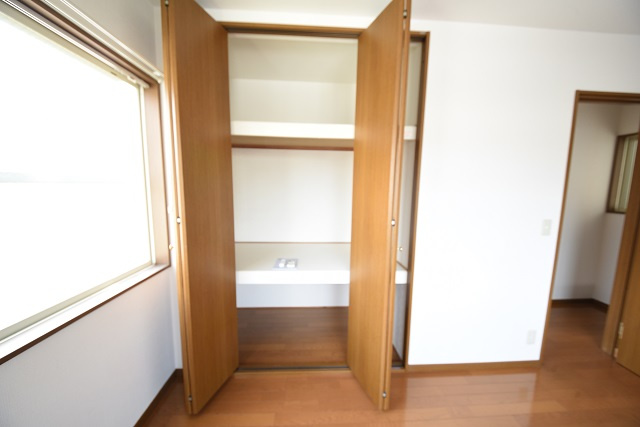 山手1丁目戸建A棟の収納