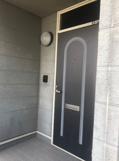 山手1丁目戸建A棟のエントランス