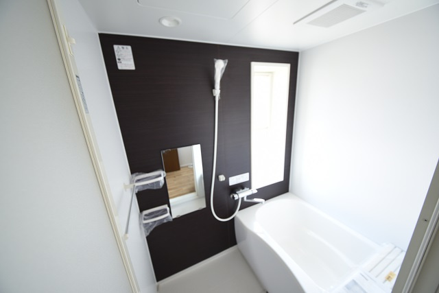 山手1丁目戸建A棟の浴室