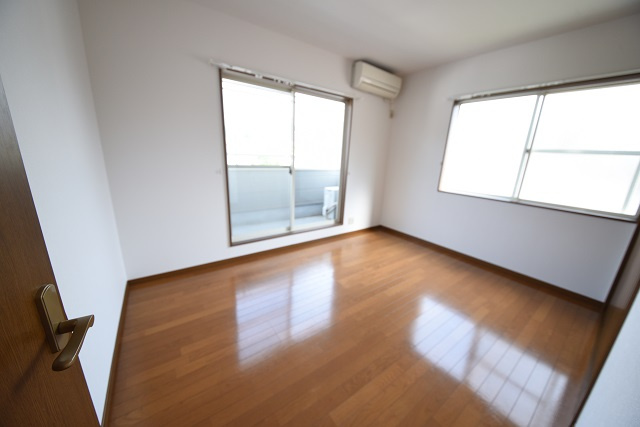 山手1丁目戸建A棟の洋室