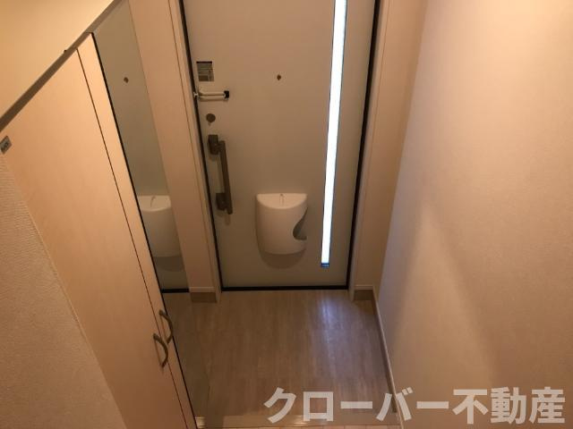 アヴィオンの玄関|玄関