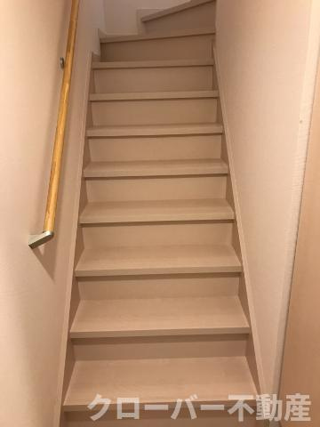 アヴィオンの内装|階段