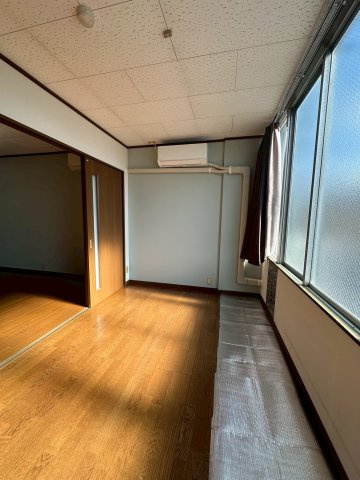 永野ビルの洋室