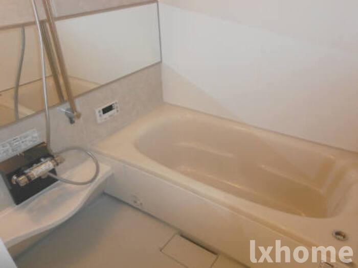 サンスクエア千里万博　Ａ棟の浴室|ゆったり過ごせるお風呂です