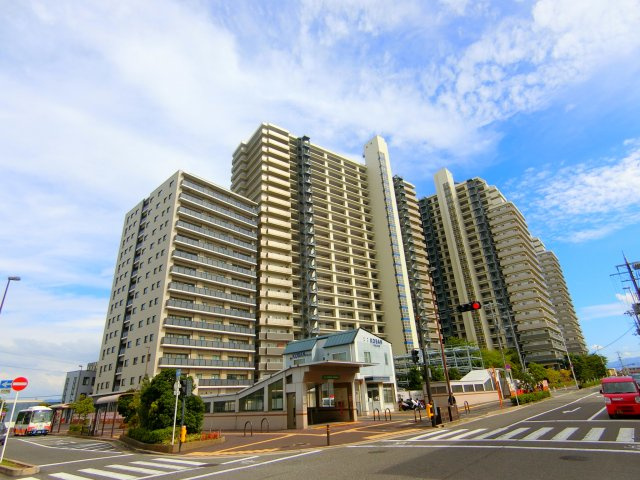 タワーズランド北野田フロントタワーの外観