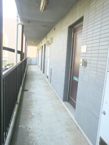 プリヴィラ壹番館のエントランス|共用通路