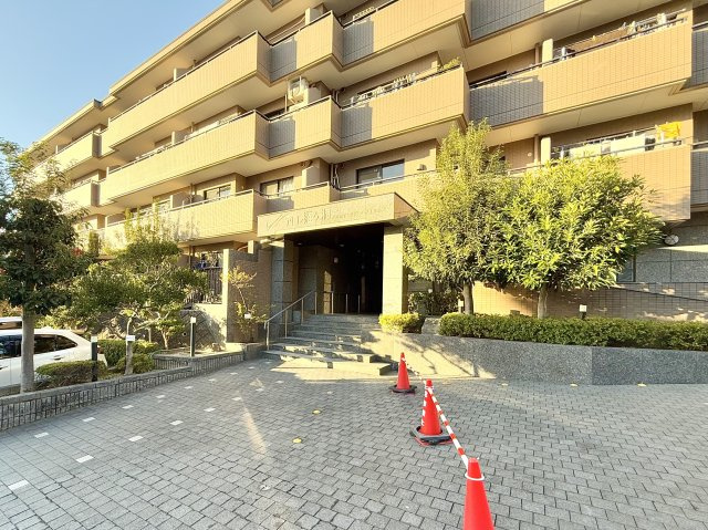サンマンションアトレ猫ヶ洞のエントランス