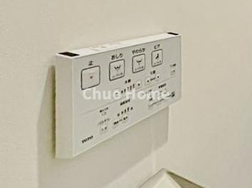 蔵前コヤマハイツの内装|【ウォシュレット】清潔に使いたいお手洗いには最適な設備です。もちろんウォームレットも標準装備です。