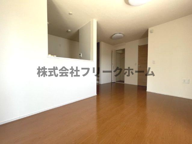 三鷹市北野２丁目のタウンの居間・リビング