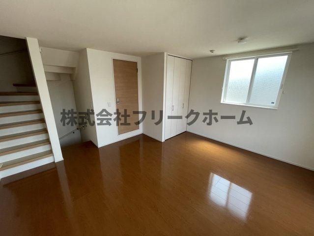 三鷹市北野２丁目のタウンの居間・リビング