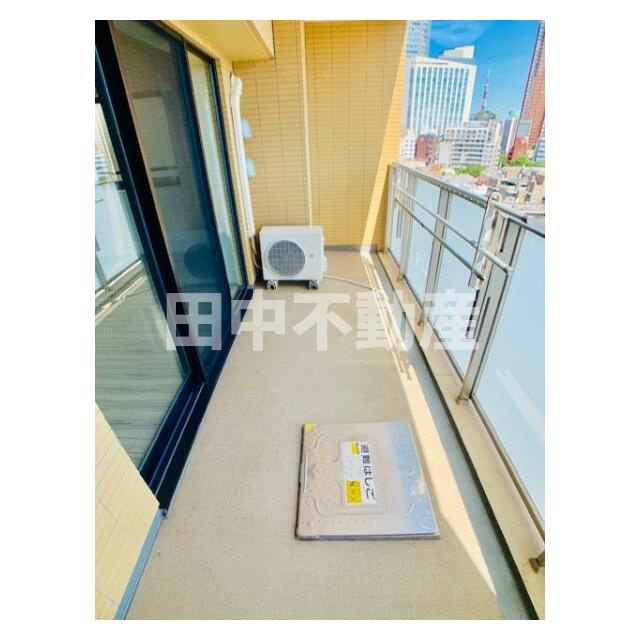 イニシアイオ西麻布のバルコニー