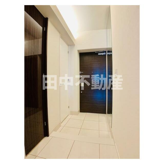 イニシアイオ西麻布の玄関