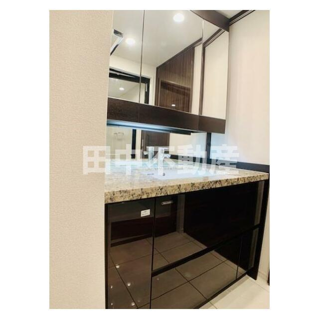 イニシアイオ西麻布の洗面所