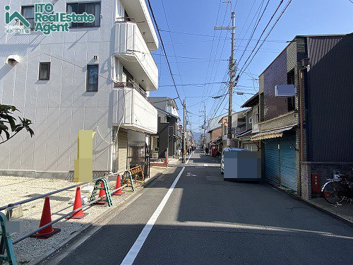 上京区 浮田町 B号地 新築戸建の前面道路含む現地写真