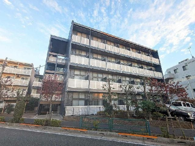 レオパレスＱＵＡＴＴＲＯの外観