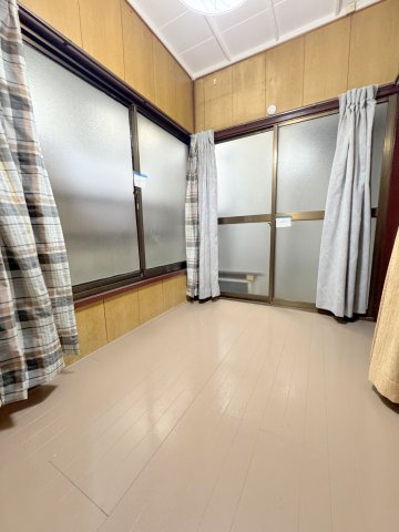 シャトー岸町の寝室